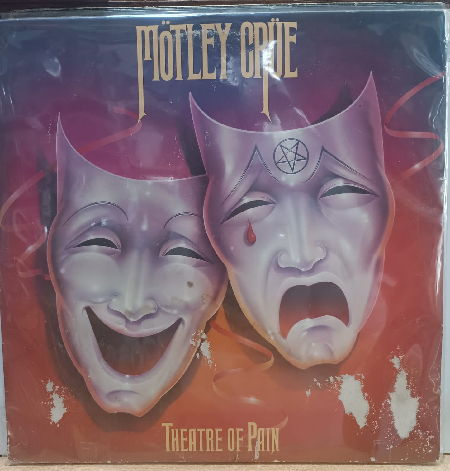 MOTLEY CRUE - THEATRE OF PAIN LP (DE EPOCA)