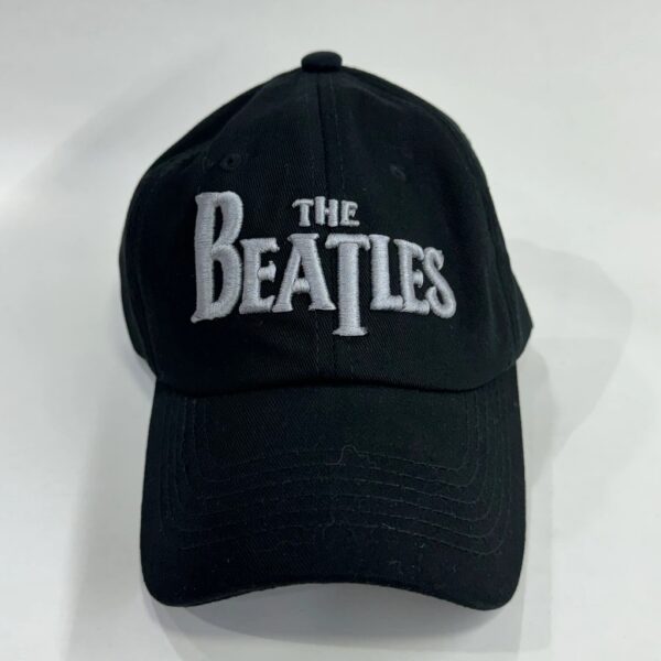 THE BEATLES - LETRAS  GORRA